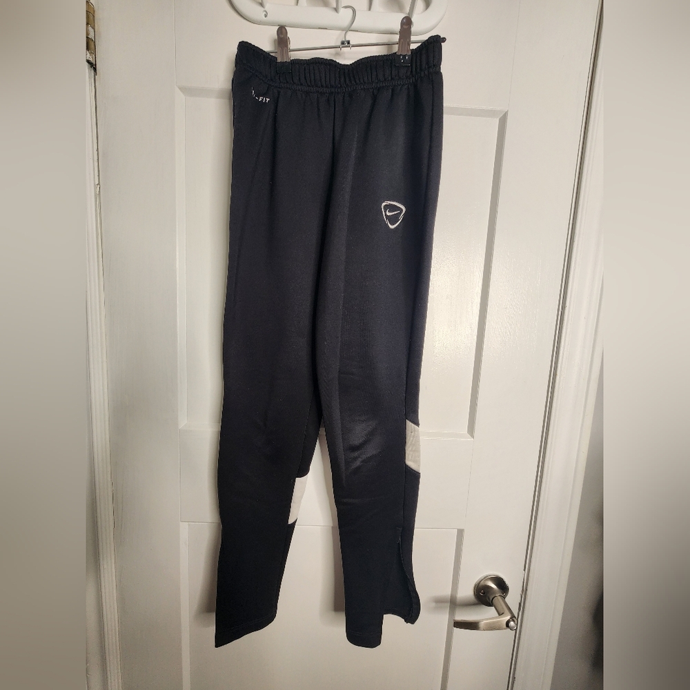 Nike dry fit joggers